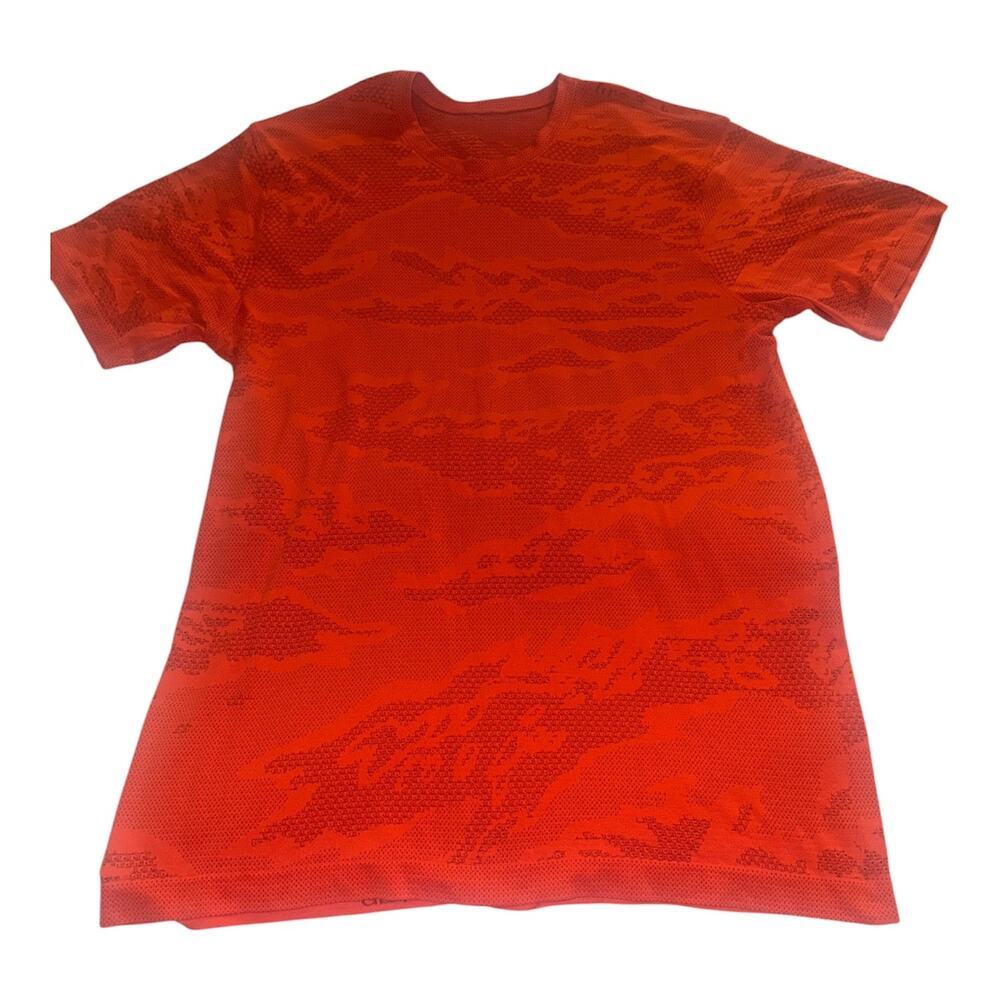 Lululemon Metal Vent Breathe ShorSleeve Shirt Men’s L Red Orange Camo Athletic T